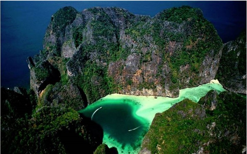 Phi Phi + Khai Islands Luxury Tour by Speedboat